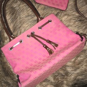 Auth. Dooney & Bourke Purse W/ Wrislet